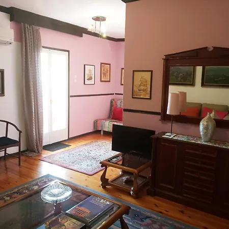 Апартаменты Cosy Penthouse -up To 6 Guests- In The Centre! *